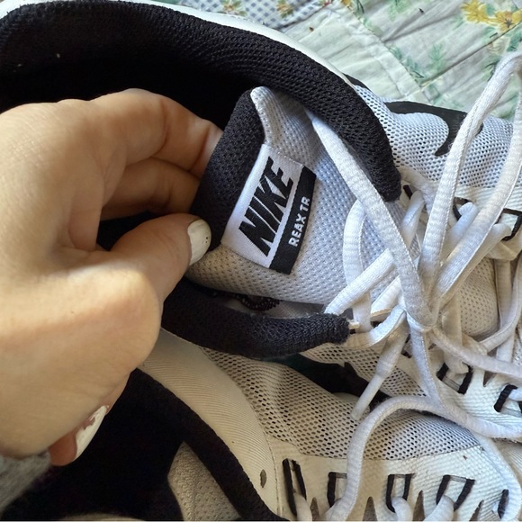 Nike Men\'s White and Black Athletic Sneakers